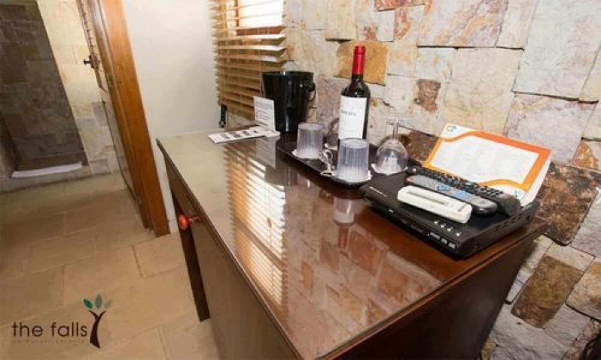 Hotel The Falls At